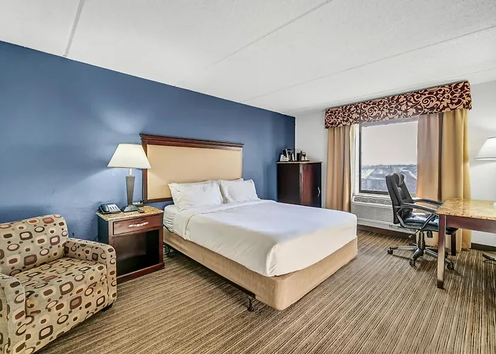 Hotel Carlton O'hare 5*
